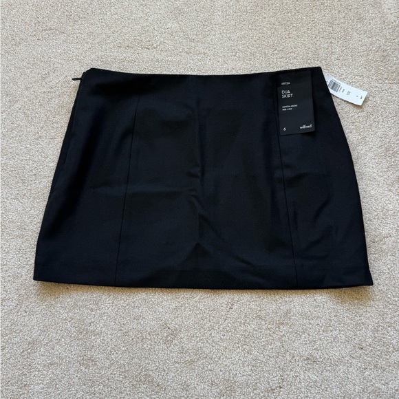 Aritzia Dresses & Skirts - Aritzia black mini skirt